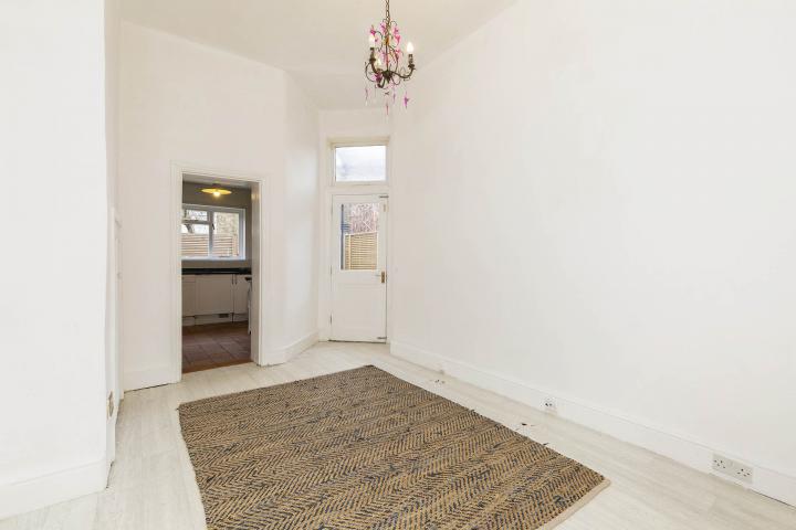 Stunning Garden Apartment Howitt Road, Belsize Park